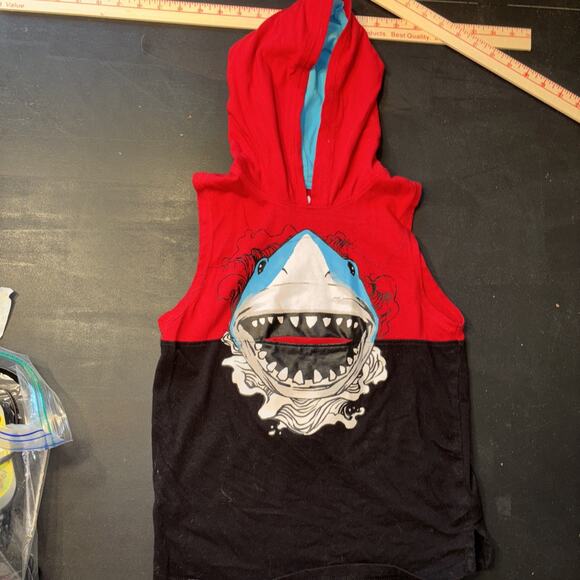 Boys Pocket Shark Funny Printed Graphic Jaws Shark Week T shirt Size 8 - Picture 4 of 8